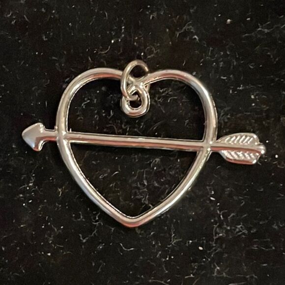 1” x 1.5” reversible silver tone open heart with arrow pendant with jump hoop - Picture 1 of 12
